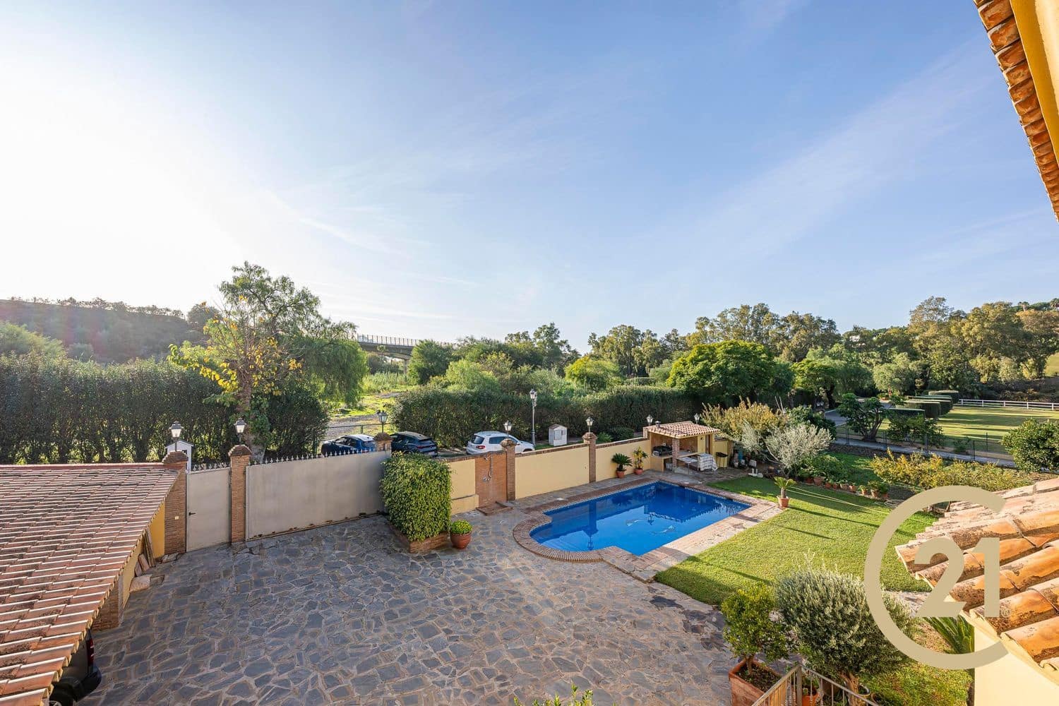 5 slaapkamer Huis te koop in La Quinta met zwembad garage - € 1.980.000 (Ref: 9106341)