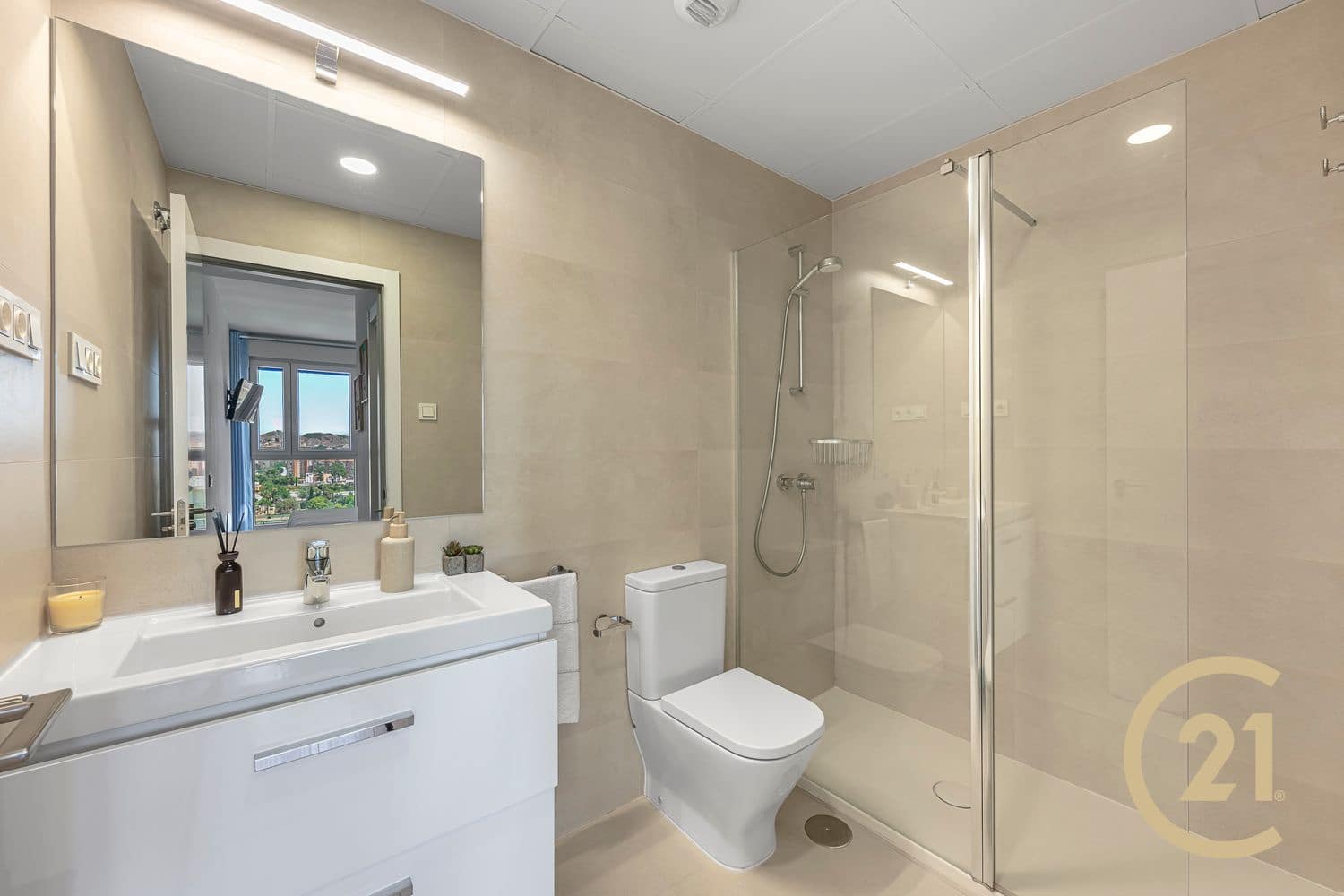 1 soveværelse Lejlighed til salg i Malaga by med swimmingpool garage - € 375.000 (Ref: 9160760)