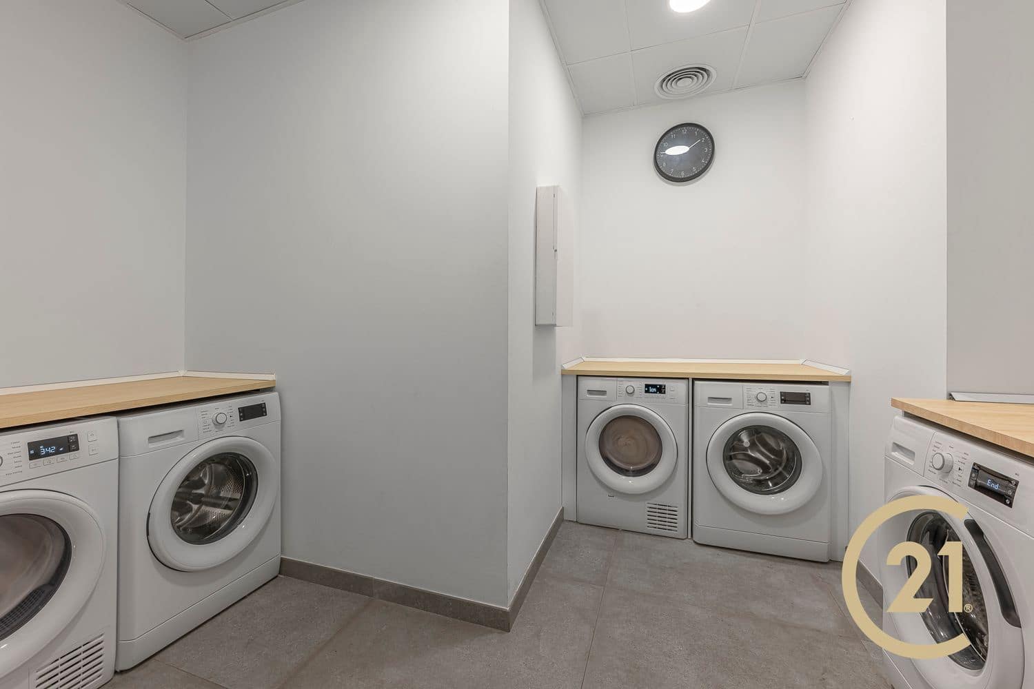 1 soveværelse Lejlighed til salg i Malaga by med swimmingpool garage - € 375.000 (Ref: 9160760)