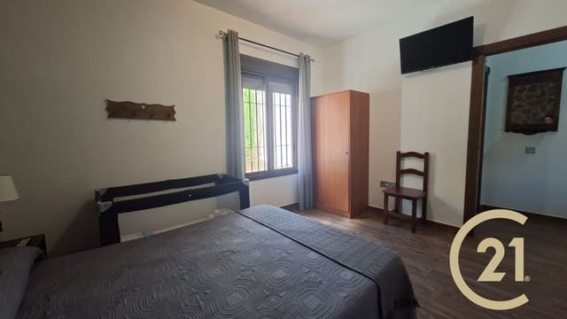 6 soveværelse Finca/Landehus til salg i Arriate med swimmingpool garage - € 380.000 (Ref: 9204143)