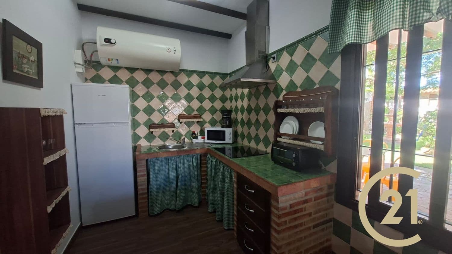 6 soveværelse Finca/Landehus til salg i Arriate med swimmingpool garage - € 380.000 (Ref: 9204143)