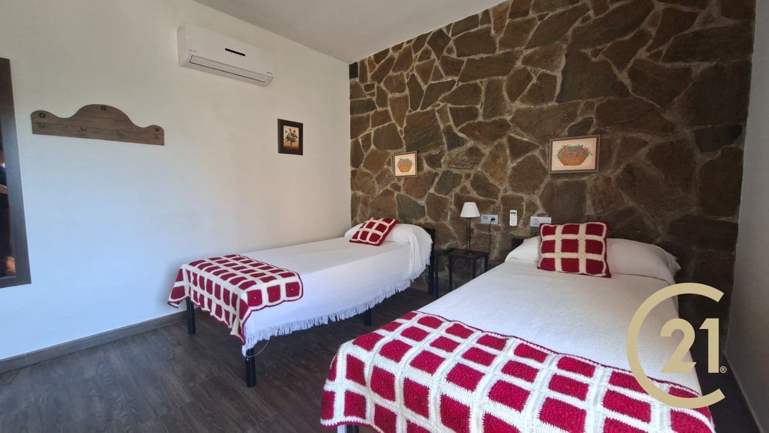 6 soveværelse Finca/Landehus til salg i Arriate med swimmingpool garage - € 380.000 (Ref: 9204143)