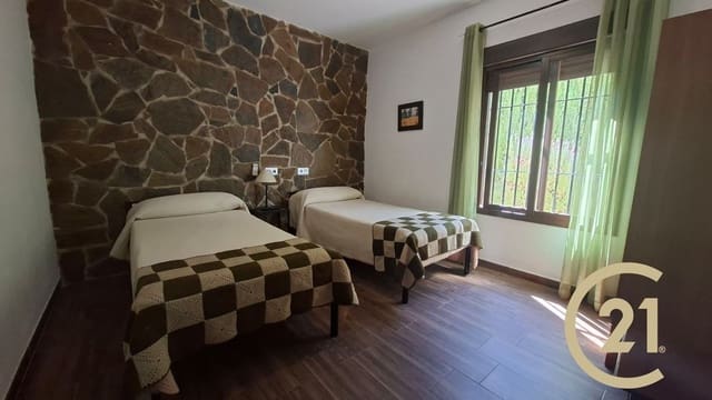 6 soveværelse Finca/Landehus til salg i Arriate med swimmingpool garage - € 380.000 (Ref: 9204143)