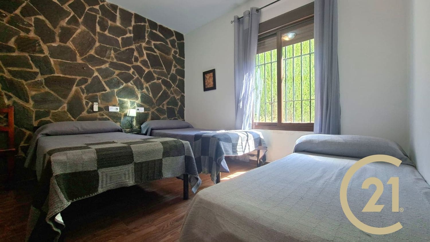 6 soveværelse Finca/Landehus til salg i Arriate med swimmingpool garage - € 380.000 (Ref: 9204143)