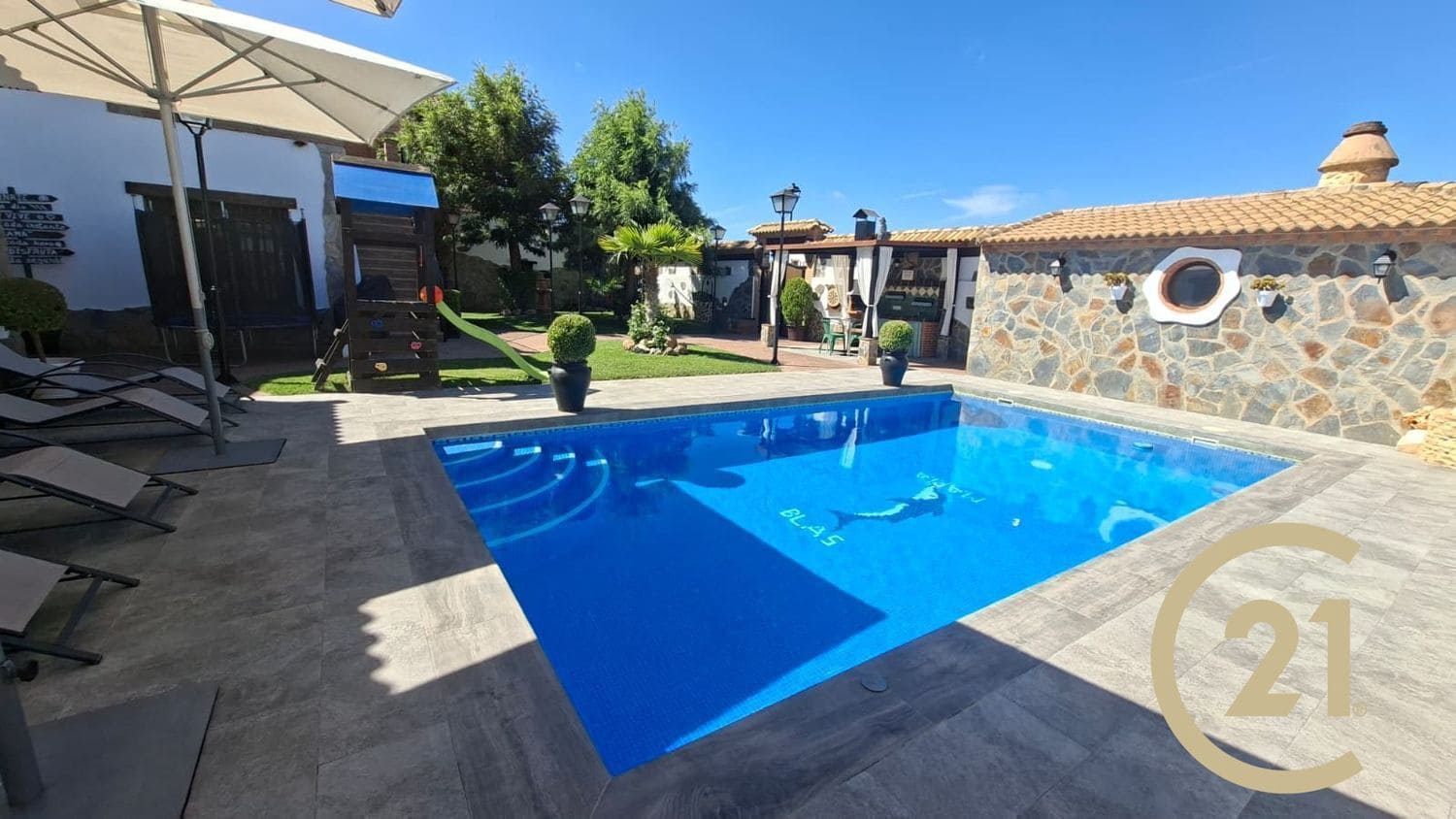 6 soveværelse Finca/Landehus til salg i Arriate med swimmingpool garage - € 380.000 (Ref: 9204143)