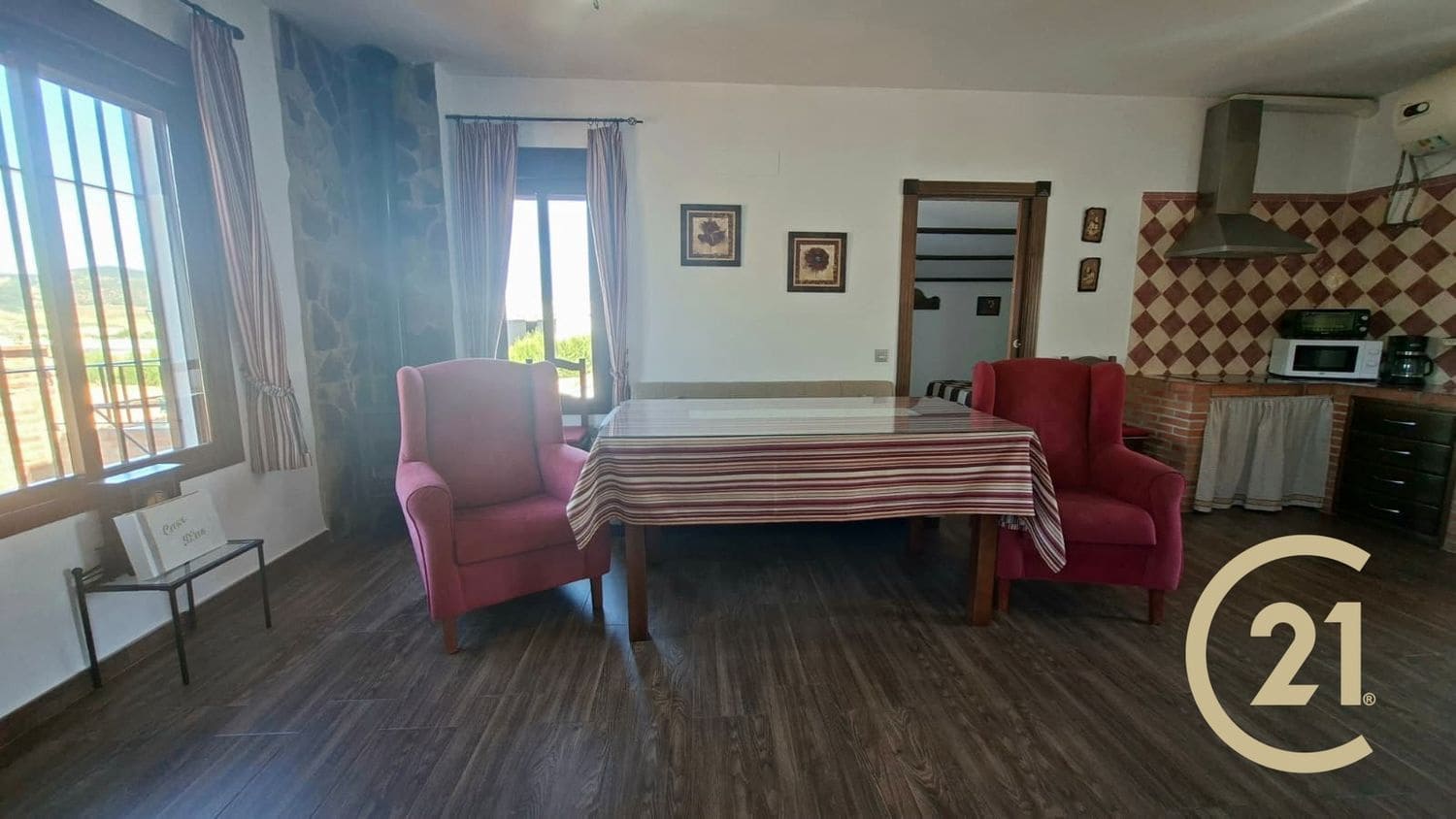 6 soveværelse Finca/Landehus til salg i Arriate med swimmingpool garage - € 380.000 (Ref: 9204143)