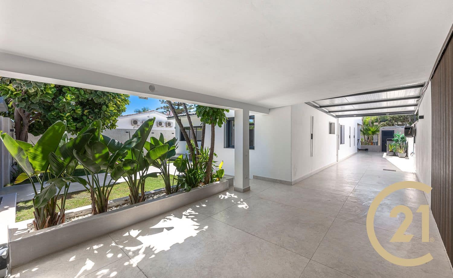 Chalet de 3 habitaciones en New Golden Mile en venta con piscina garaje - 1.800.000 € (Ref: 9217224)