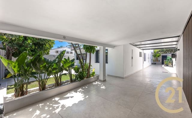 3 soveværelse Villa til salg i Atalaya-Isdabe, Estepona med swimmingpool garage - € 1.800.000 (Ref: 9217224)