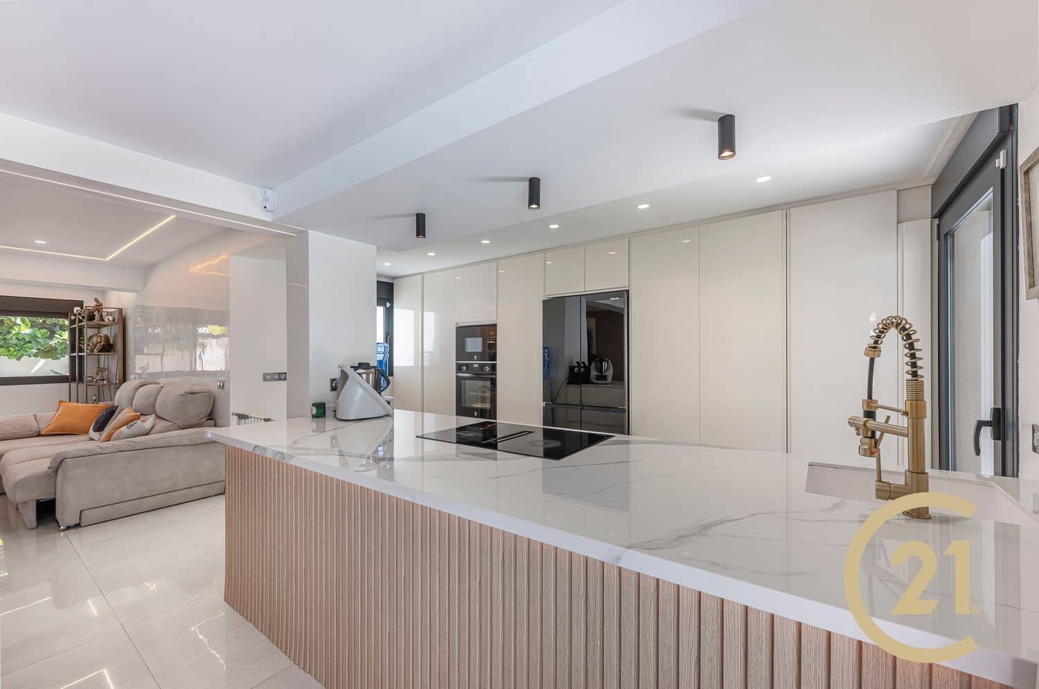 Chalet de 3 habitaciones en New Golden Mile en venta con piscina garaje - 1.800.000 € (Ref: 9217224)