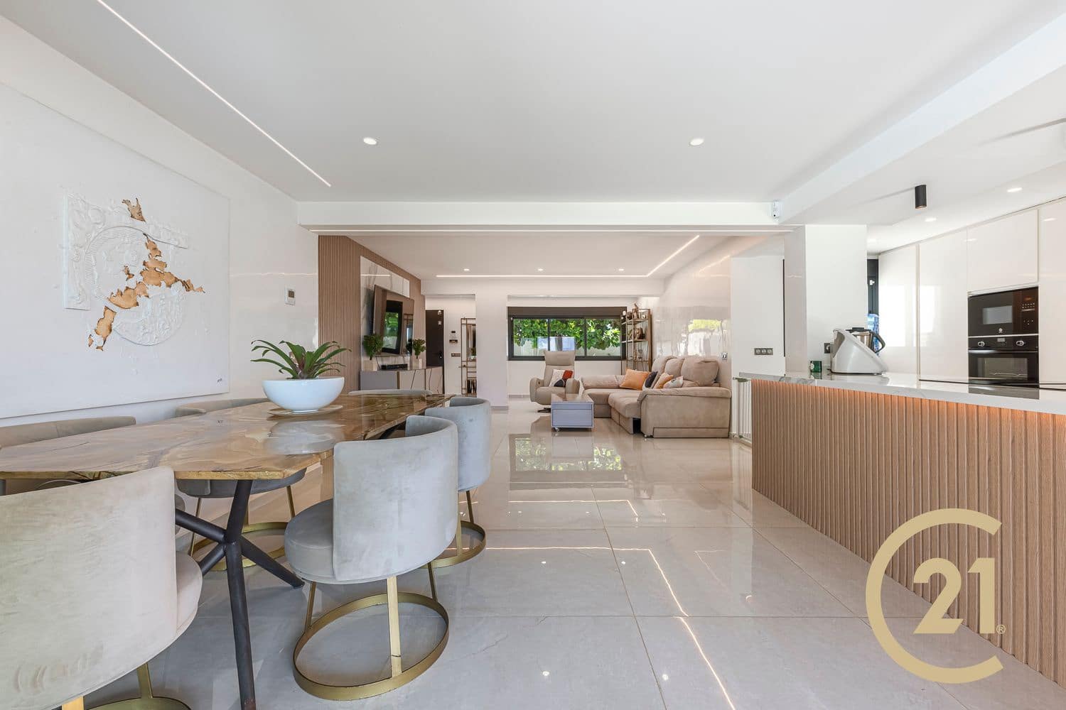 Chalet de 3 habitaciones en New Golden Mile en venta con piscina garaje - 1.800.000 € (Ref: 9217224)