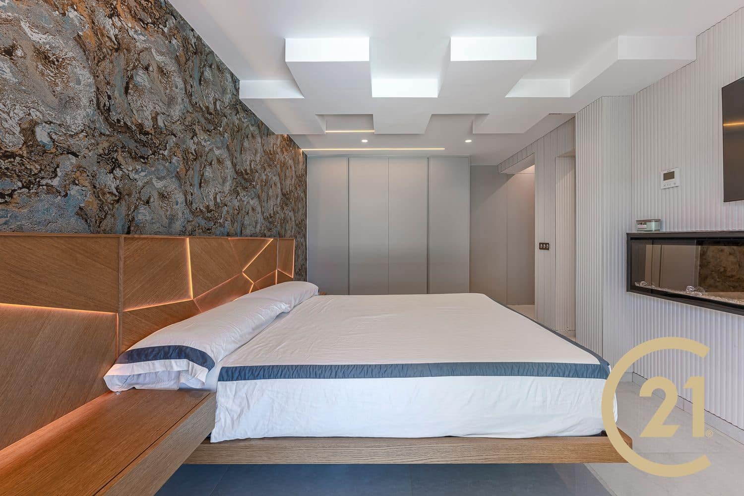 Chalet de 3 habitaciones en New Golden Mile en venta con piscina garaje - 1.800.000 € (Ref: 9217224)