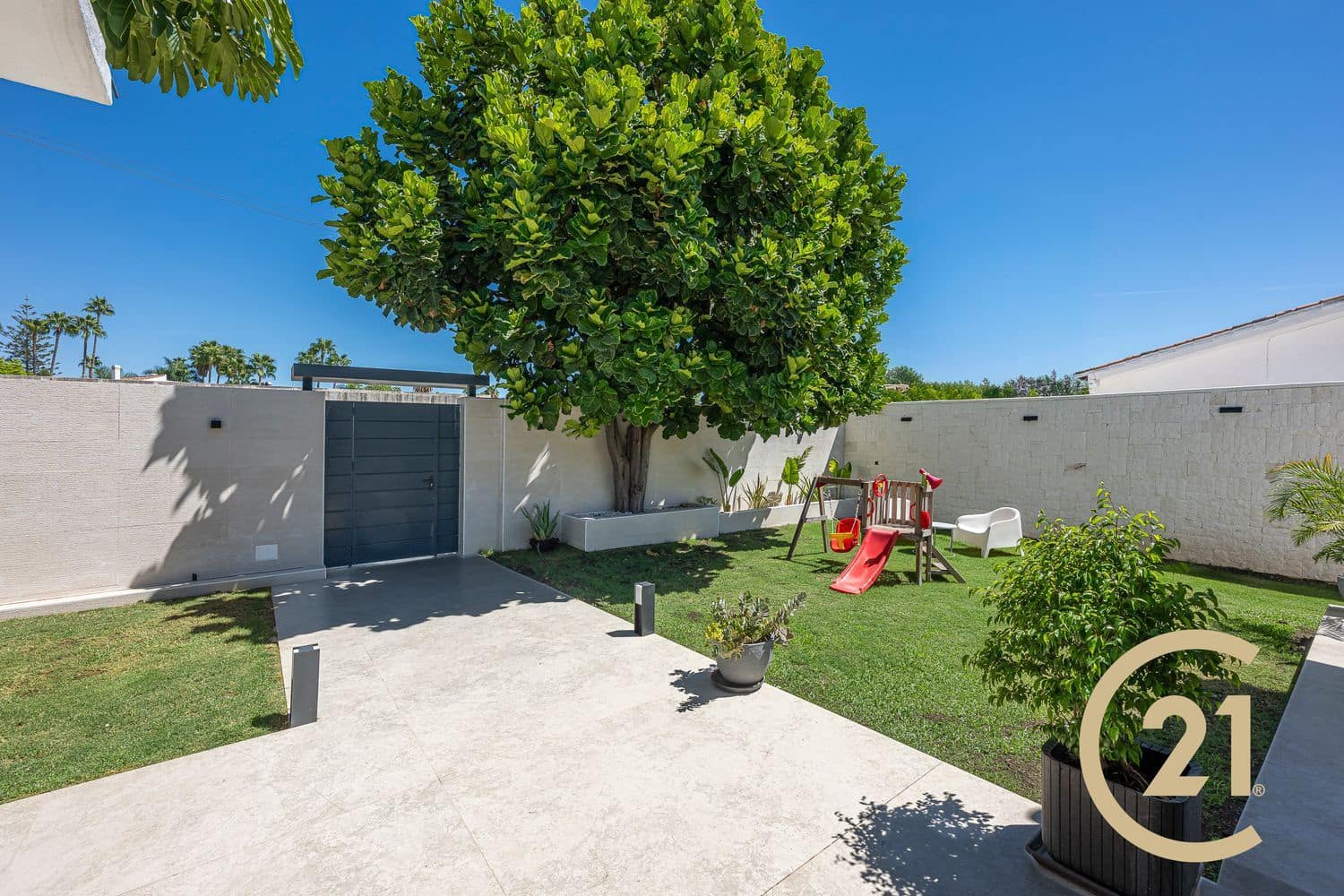 Chalet de 3 habitaciones en New Golden Mile en venta con piscina garaje - 1.800.000 € (Ref: 9217224)