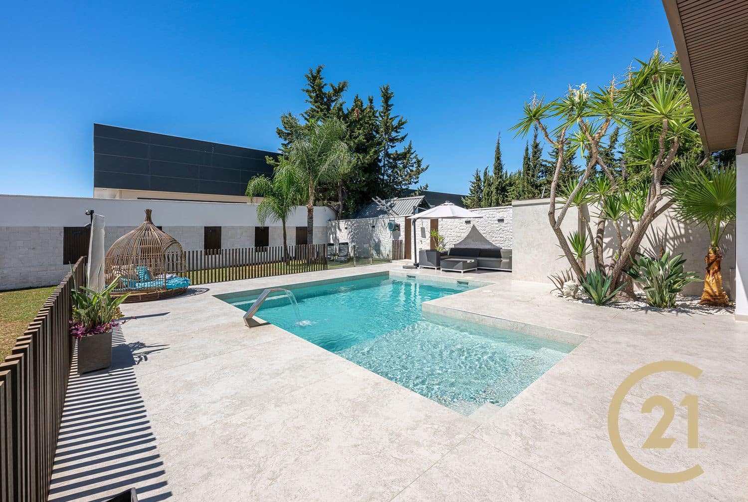 Chalet de 3 habitaciones en New Golden Mile en venta con piscina garaje - 1.800.000 € (Ref: 9217224)