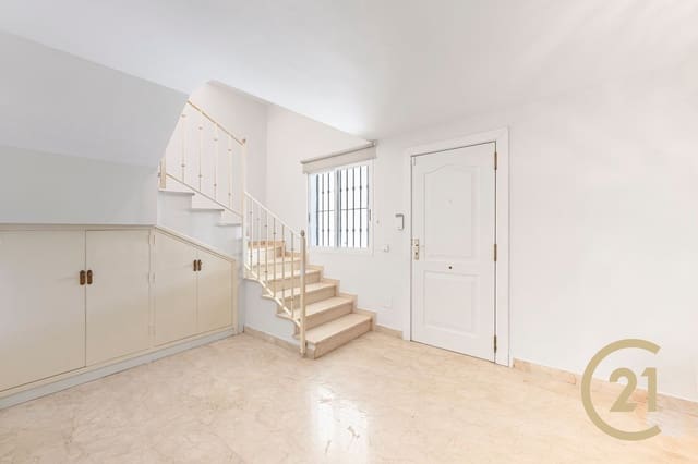 4 camera da letto Casa in vendita in La Dama de Noche - La Alzambra, Marbella con piscina garage - 645.000 € (Rif: 9232092)