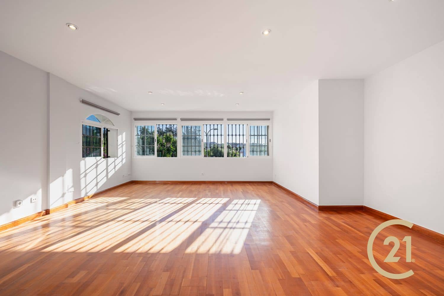 4 camera da letto Casa in vendita in Nueva Andalucia con piscina garage - 645.000 € (Rif: 9232092)