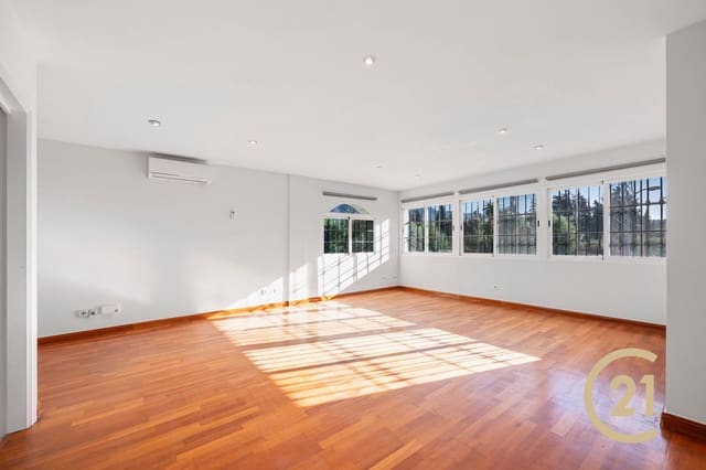 4 camera da letto Casa in vendita in La Dama de Noche - La Alzambra, Marbella con piscina garage - 645.000 € (Rif: 9232092)