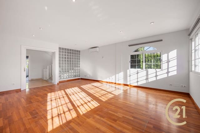 4 camera da letto Casa in vendita in La Dama de Noche - La Alzambra, Marbella con piscina garage - 645.000 € (Rif: 9232092)