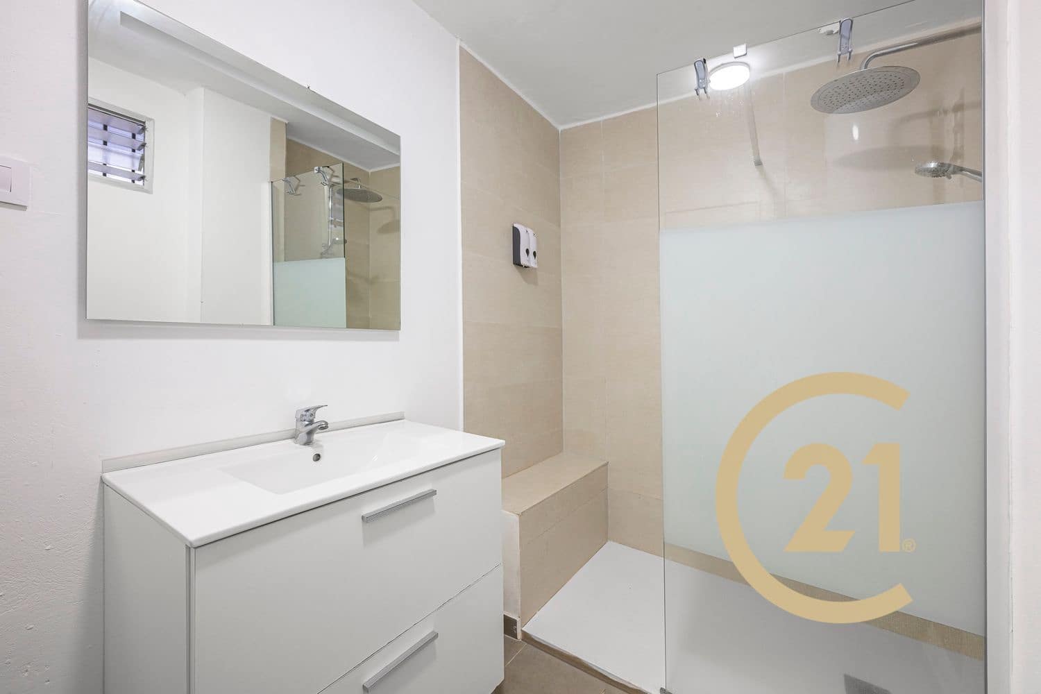 Leilighet til salgs i New Golden Mile med garasje - € 210 000 (Ref: 9275712)