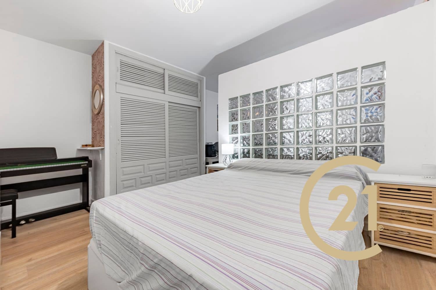 Leilighet til salgs i New Golden Mile med garasje - € 210 000 (Ref: 9275712)