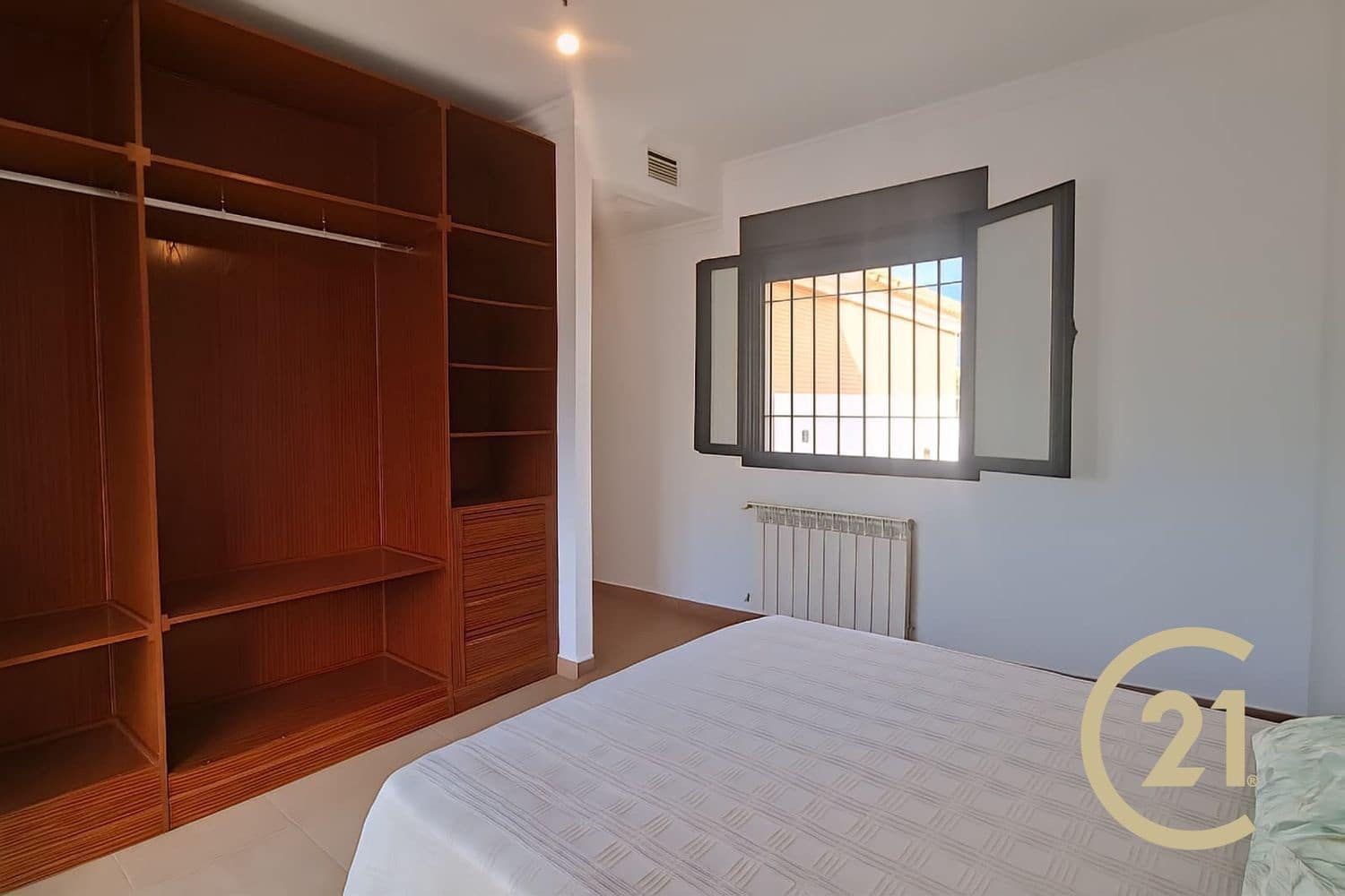 4 bedroom Townhouse for sale in Ronda with garage - € 440,000 (Ref: 9390059)