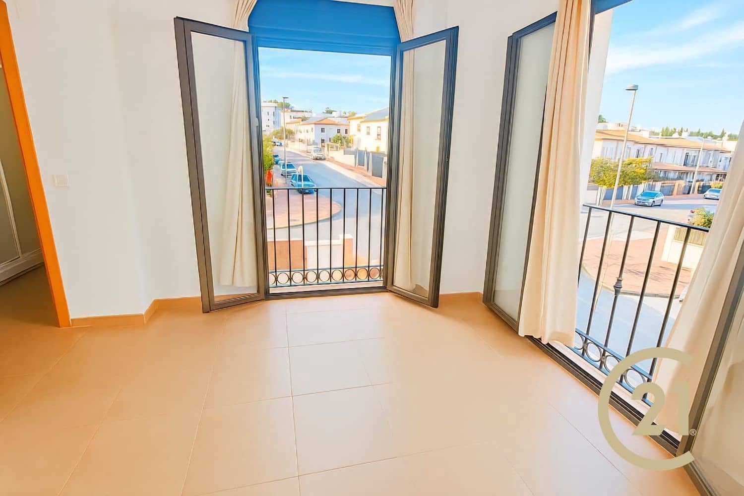 4 bedroom Townhouse for sale in Ronda with garage - € 440,000 (Ref: 9390059)