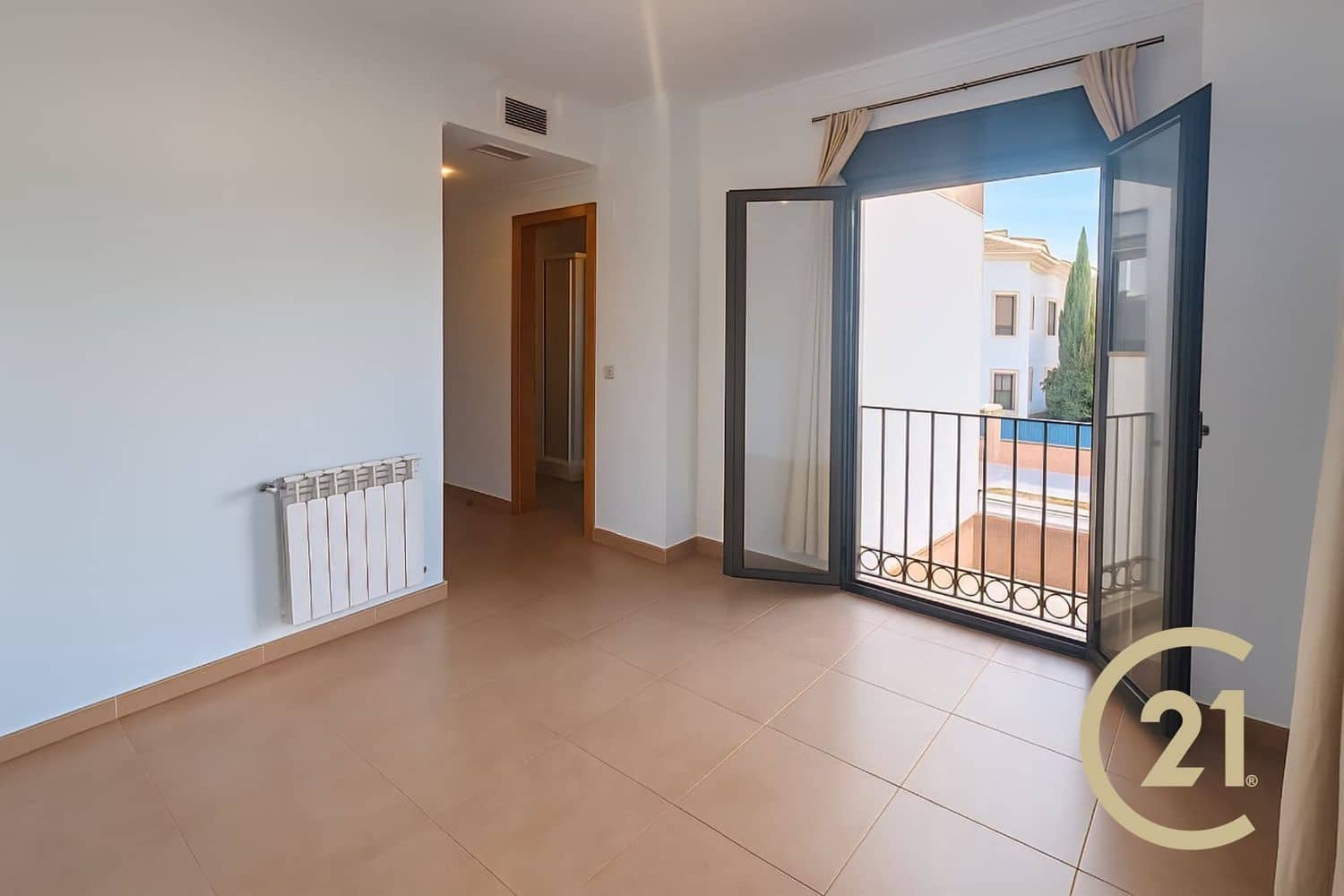 4 bedroom Townhouse for sale in Ronda with garage - € 440,000 (Ref: 9390059)