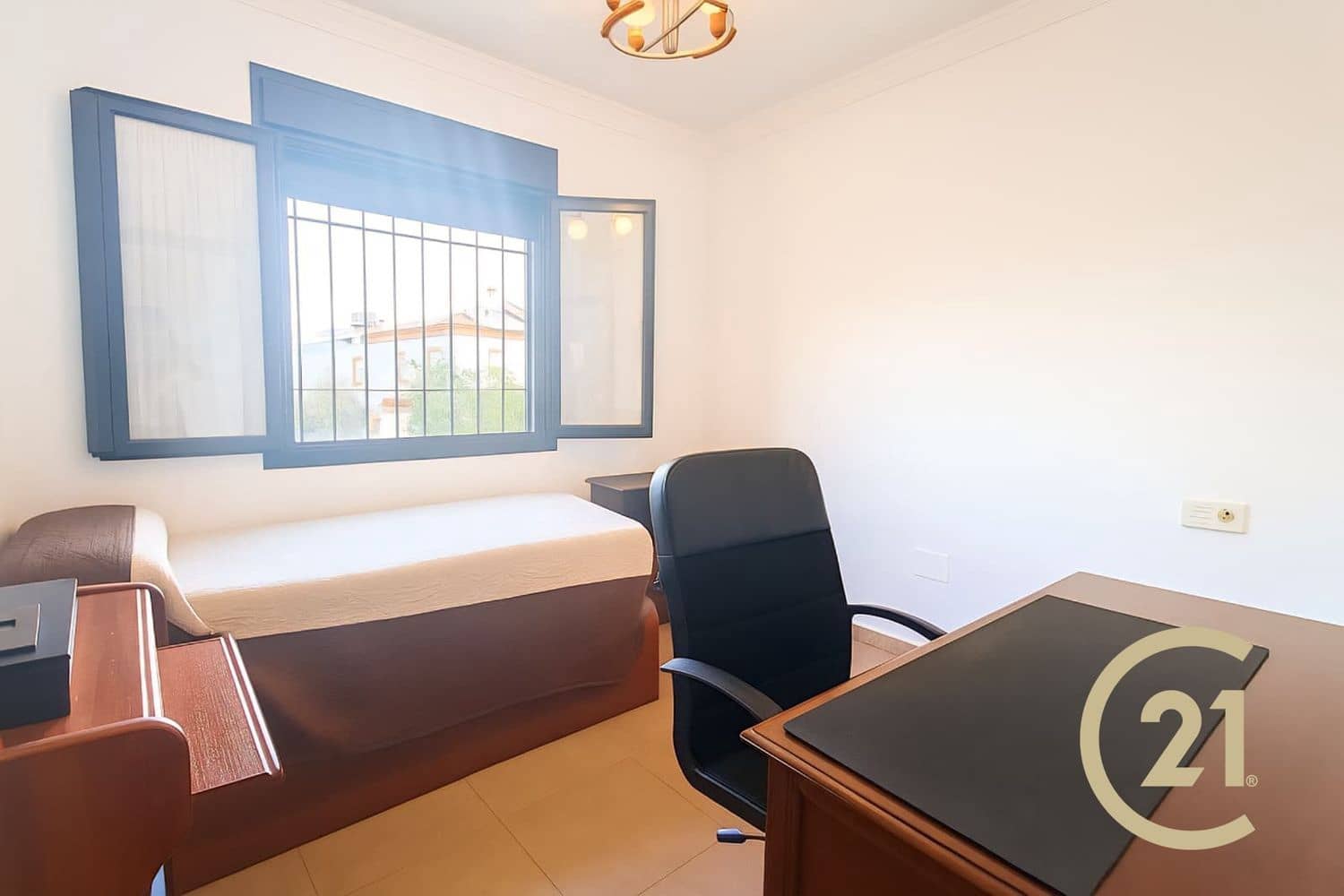 4 bedroom Townhouse for sale in Ronda with garage - € 440,000 (Ref: 9390059)