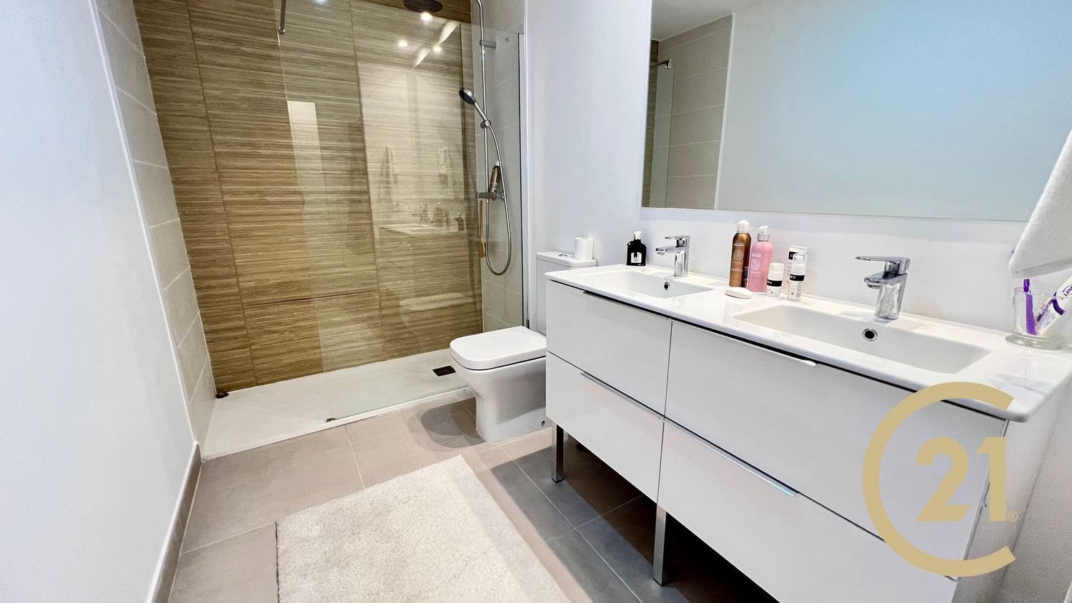 2 bedroom Apartment for rent in New Golden Mile with pool garage - € 2,500 (Ref: 9449002)