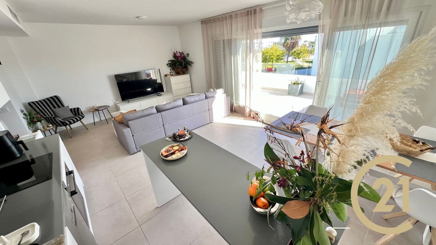 2 bedroom Apartment for rent in New Golden Mile with pool garage - € 2,500 (Ref: 9449002)