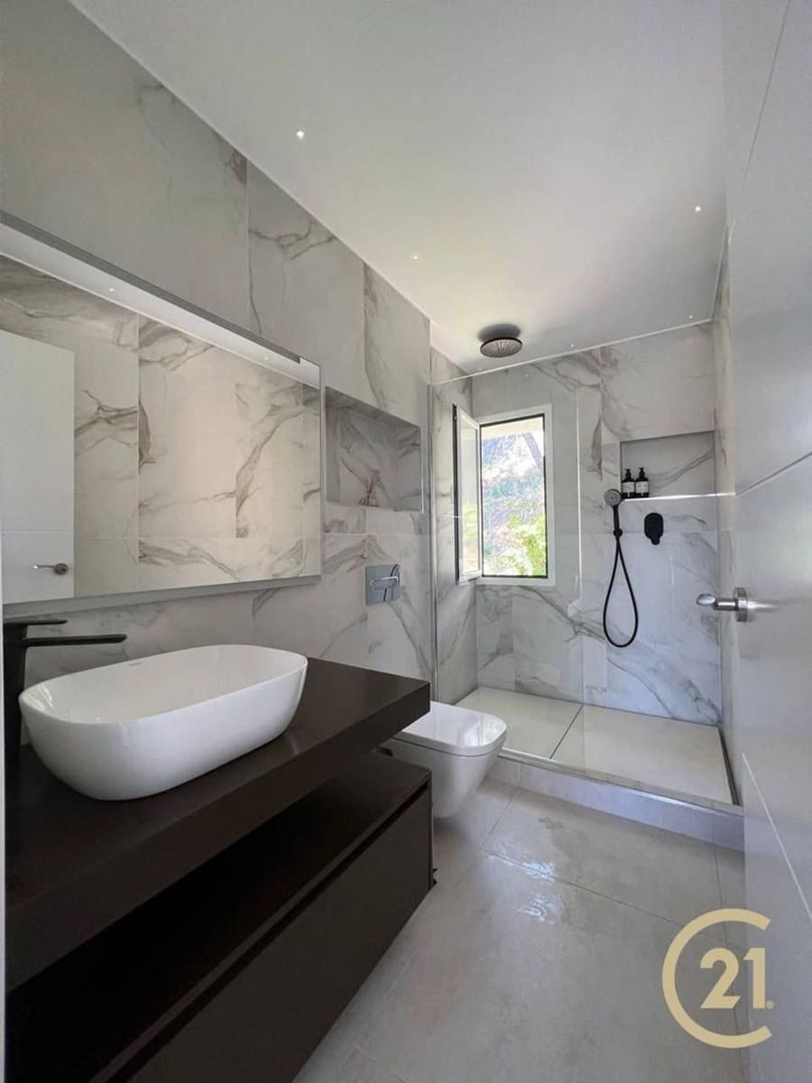 4 sypialnia Apartament do wynajęcia w La Quinta z basenem garażem - 3 700 € (Ref: 9451984)