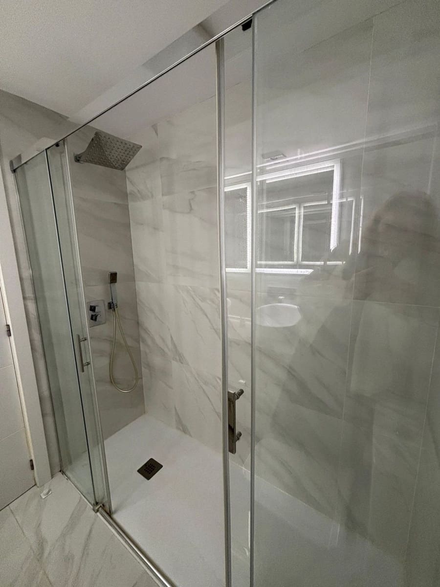 Apartamento de 3 habitaciones en New Golden Mile en alquiler con piscina garaje - 1.390 € (Ref: 9470356)