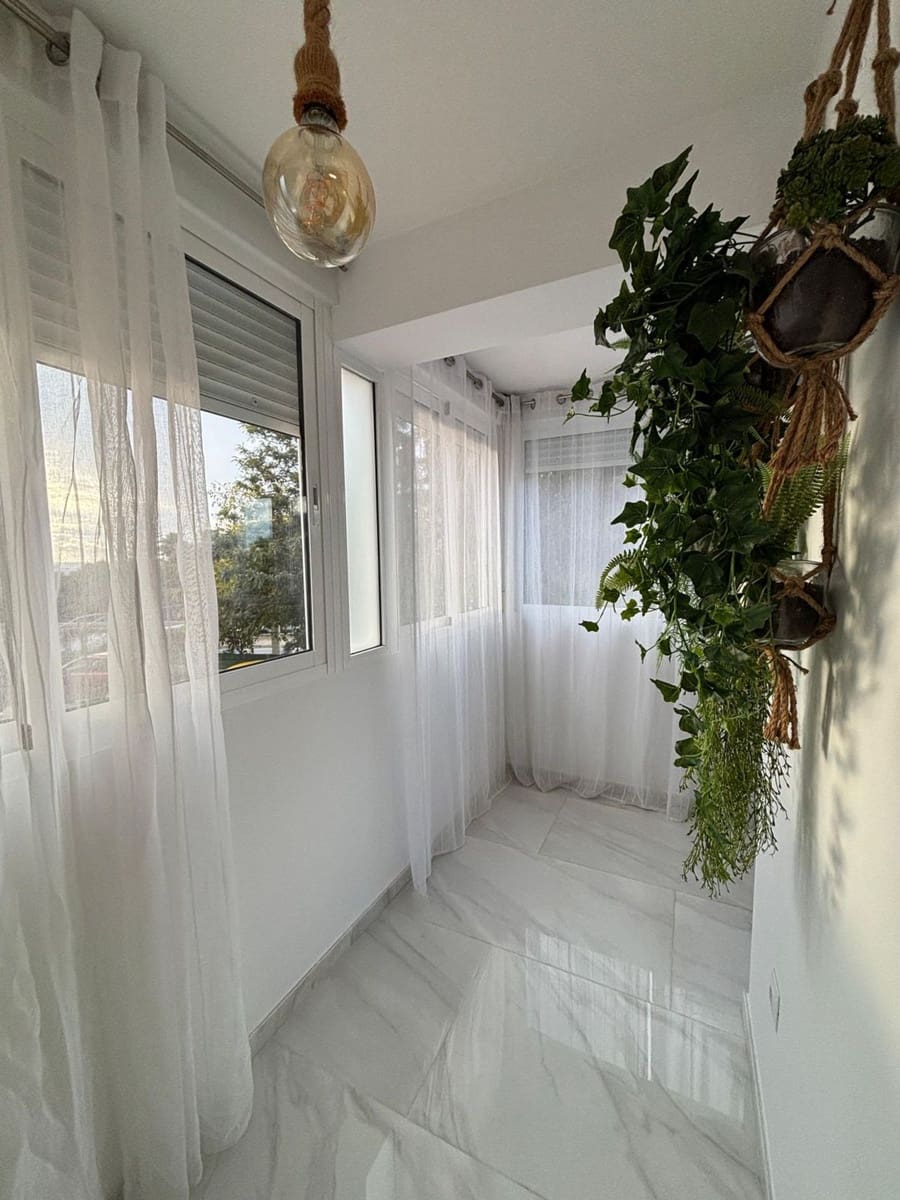 Apartamento de 3 habitaciones en New Golden Mile en alquiler con piscina garaje - 1.390 € (Ref: 9470356)