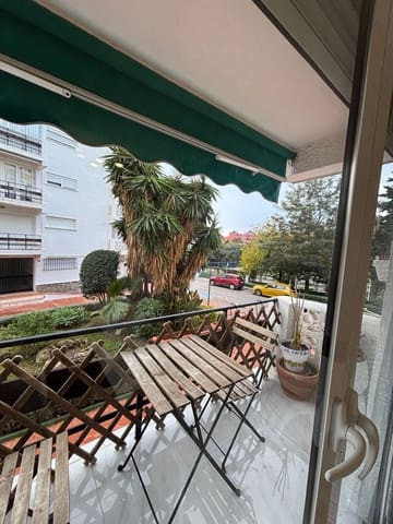 Apartamento de 3 habitaciones en Sotoserena, Estepona en alquiler con piscina garaje - 1.390 € (Ref: 9470356)