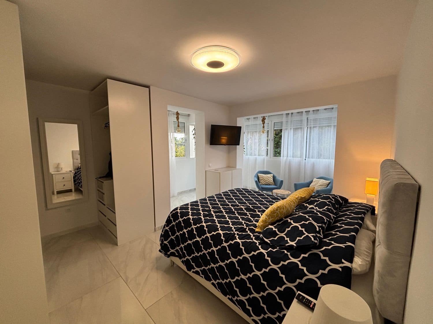 Apartamento de 3 habitaciones en New Golden Mile en alquiler con piscina garaje - 1.390 € (Ref: 9470356)