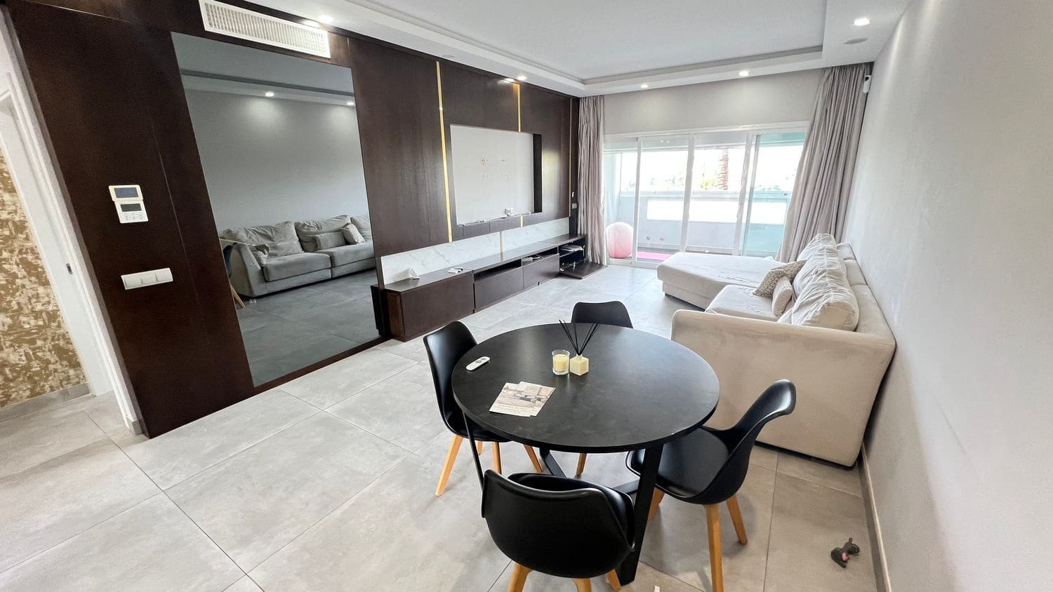 Apartamento de 2 habitaciones en Bel-Air en alquiler con piscina garaje - 2.000 € (Ref: 9470357)