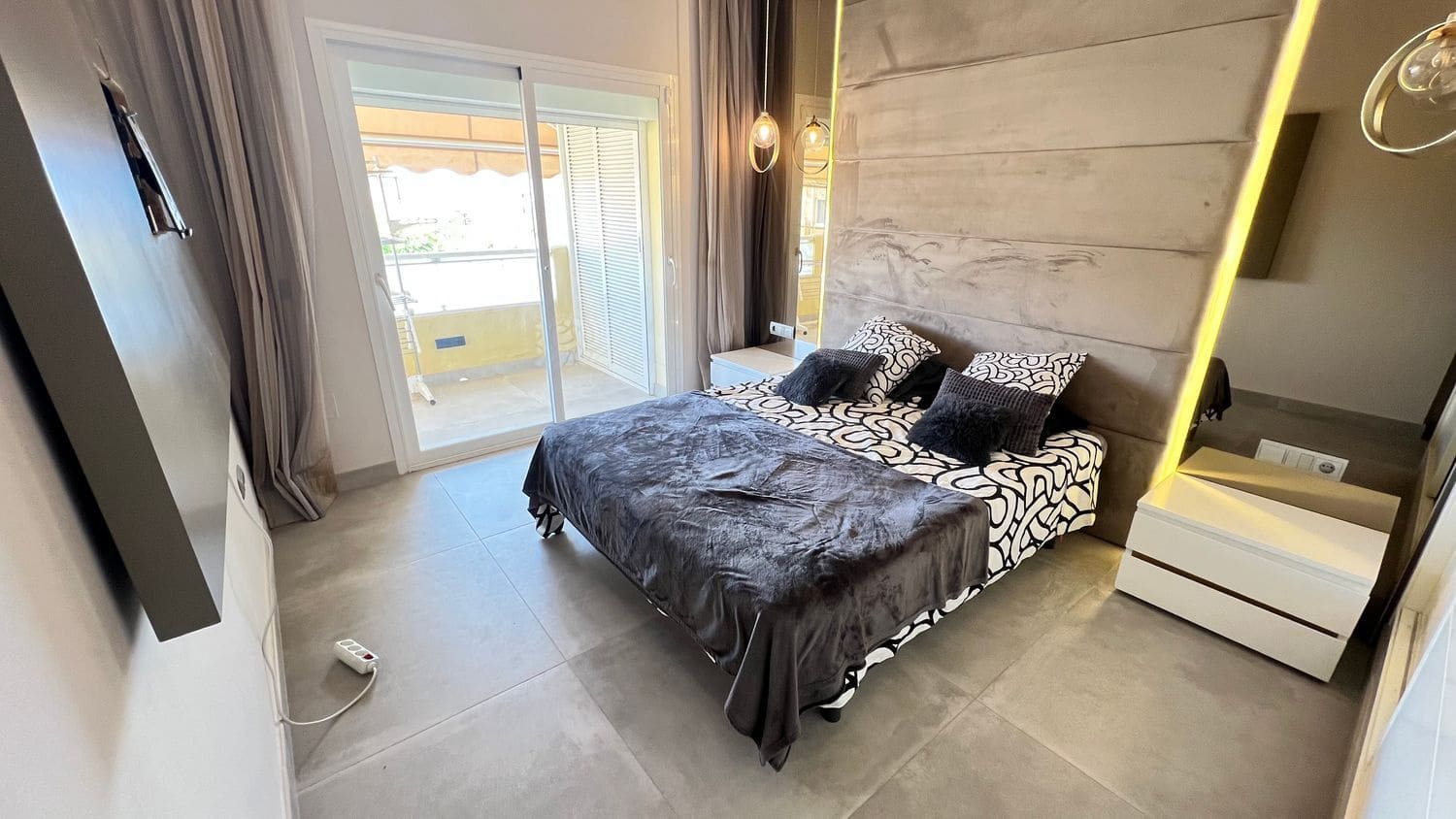 Apartamento de 2 habitaciones en Bel-Air en alquiler con piscina garaje - 2.000 € (Ref: 9470357)