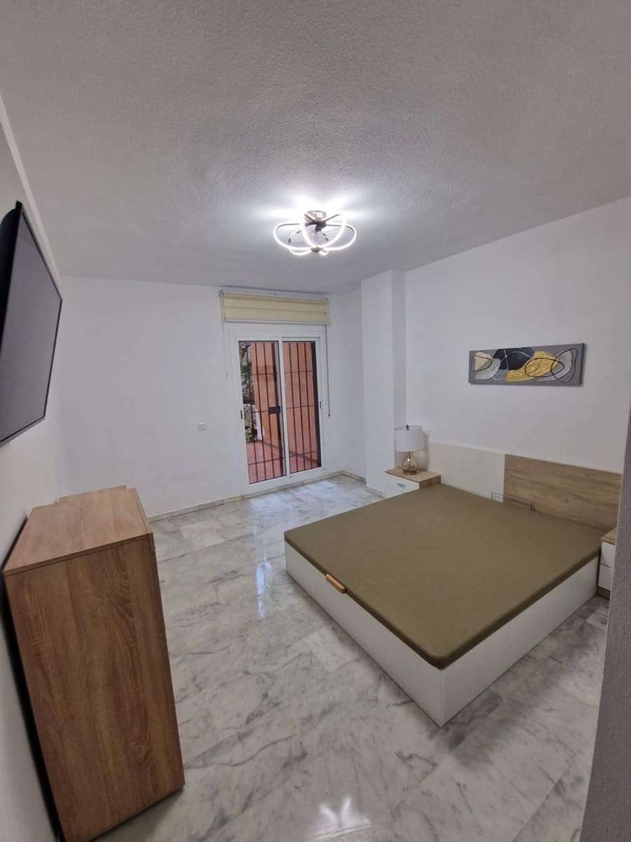 2 bedroom Apartment for rent in La Reserva with pool garage - € 1,450 (Ref: 9481682)