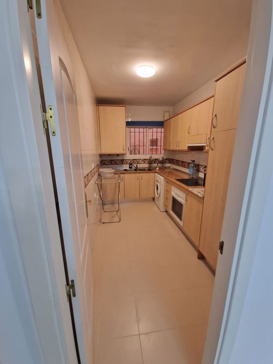 2 bedroom Apartment for rent in La Reserva with pool garage - € 1,450 (Ref: 9481682)