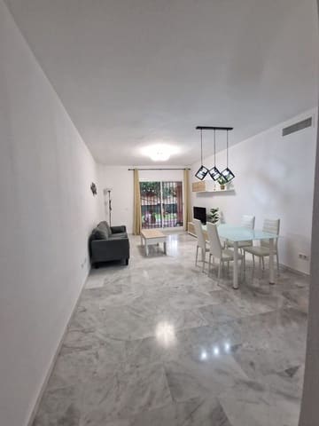 2 soveværelse Lejlighed til leje i La Reserva, Marbella med swimmingpool garage - € 1.450 (Ref: 9481682)