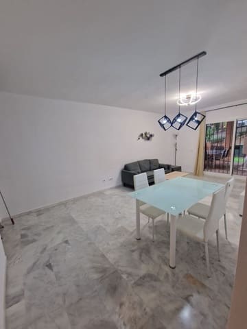 2 soveværelse Lejlighed til leje i La Reserva, Marbella med swimmingpool garage - € 1.450 (Ref: 9481682)