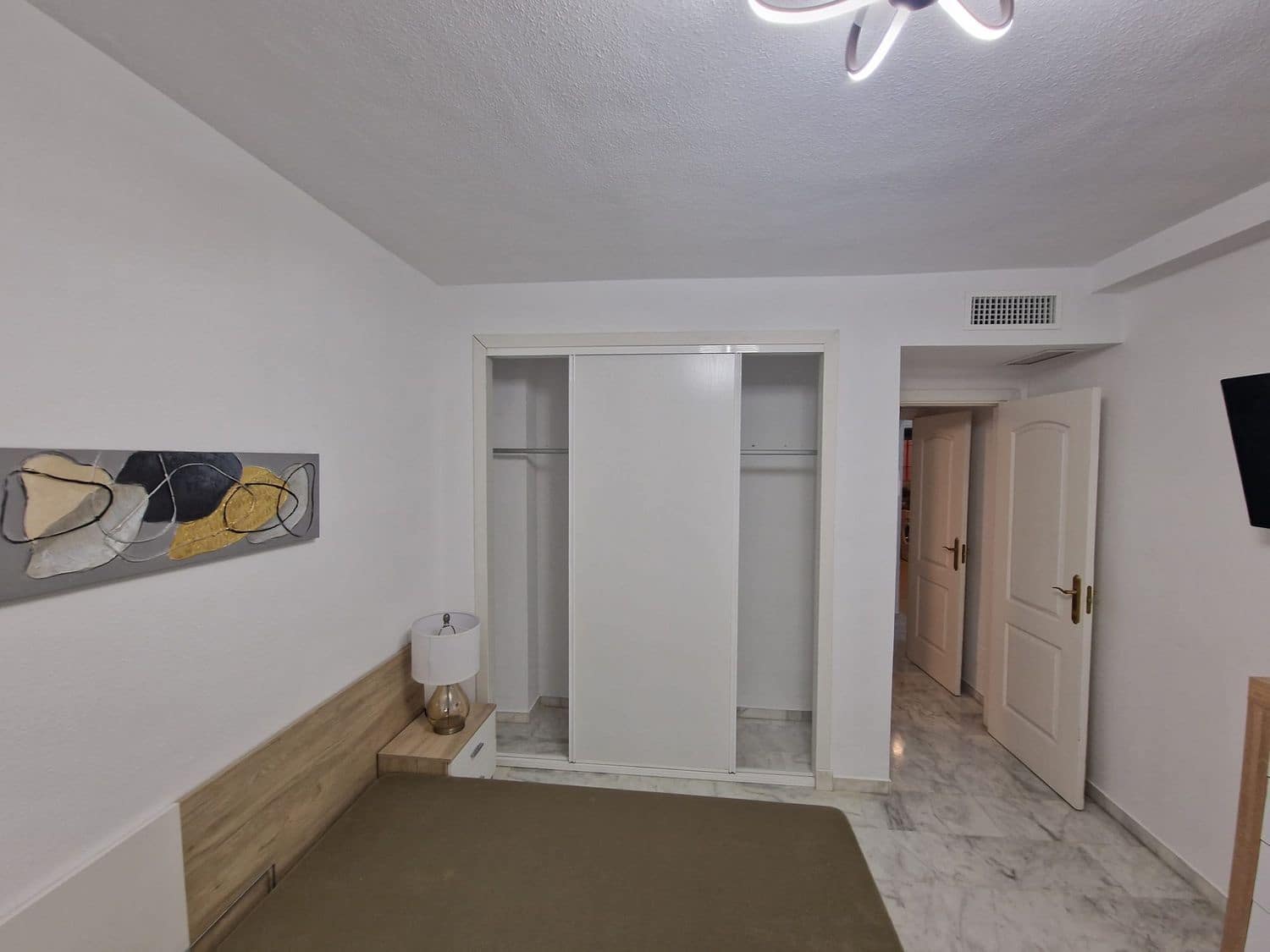 2 bedroom Apartment for rent in La Reserva with pool garage - € 1,450 (Ref: 9481682)