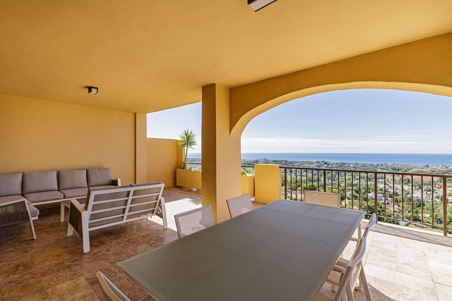 3 bedroom Apartment for rent in Benahavis with pool garage - € 2,800 (Ref: 9496683)