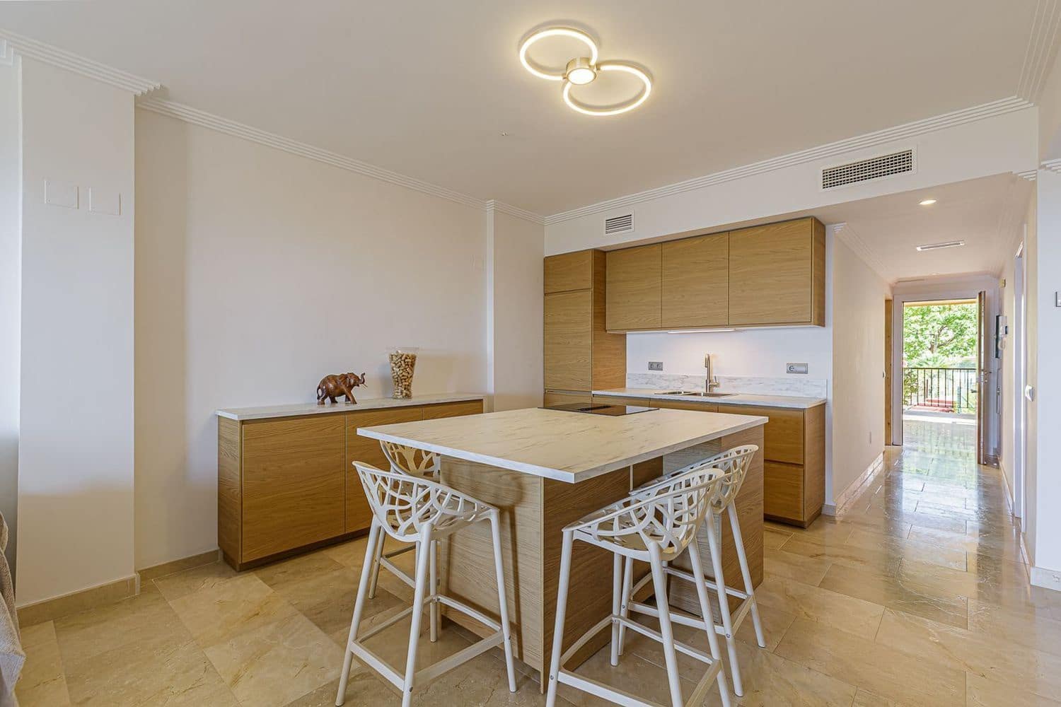 3 bedroom Apartment for rent in Benahavis with pool garage - € 2,800 (Ref: 9496683)