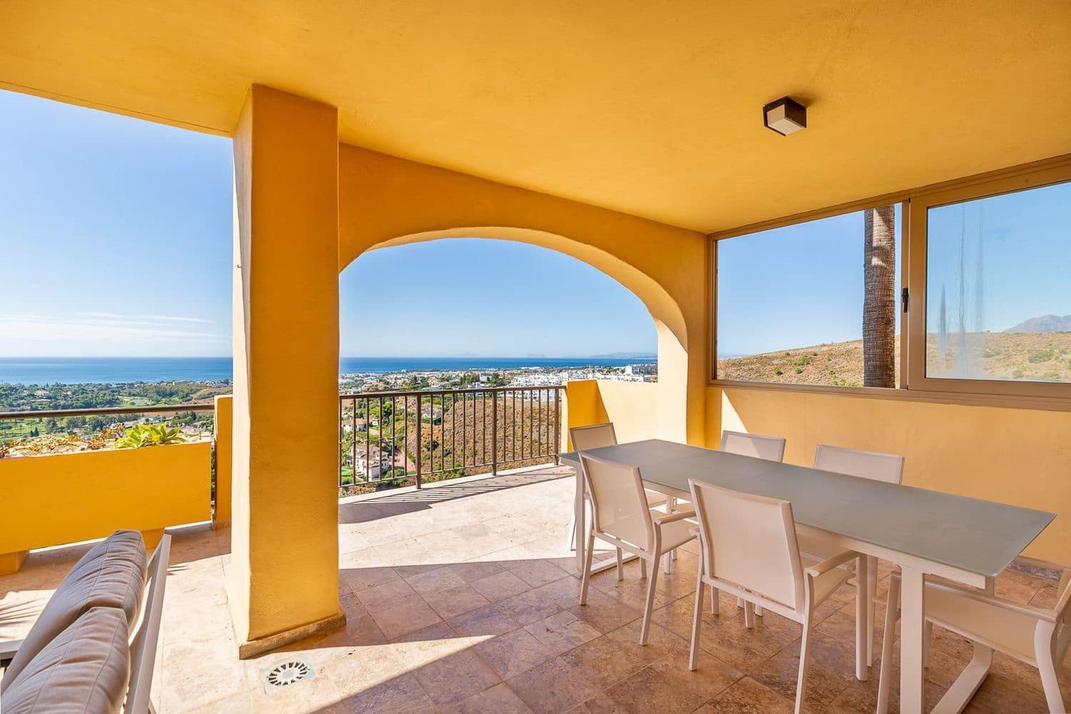 3 bedroom Apartment for rent in Benahavis with pool garage - € 2,800 (Ref: 9496683)