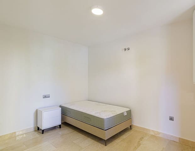 Apartamento de 3 habitaciones en El Paraíso, Benahavís en alquiler con piscina garaje - 2.800 € (Ref: 9496683)