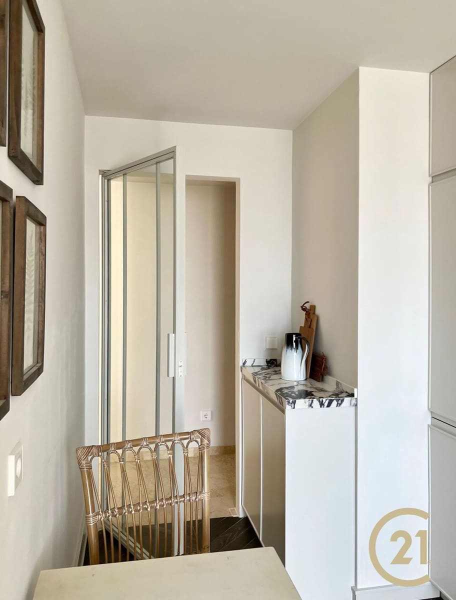 3 bedroom Apartment for rent in Marbella with garage - € 2,500 (Ref: 9503787)