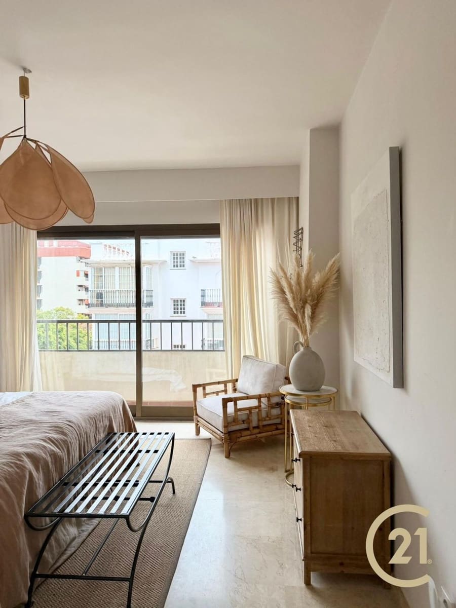 3 bedroom Apartment for rent in Marbella with garage - € 2,500 (Ref: 9503787)