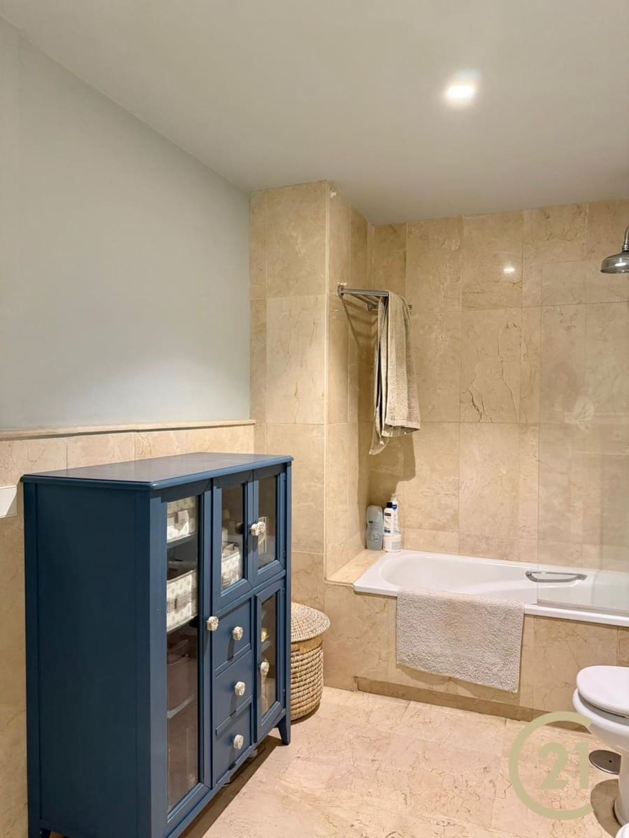 3 bedroom Apartment for rent in Marbella with garage - € 2,500 (Ref: 9503787)