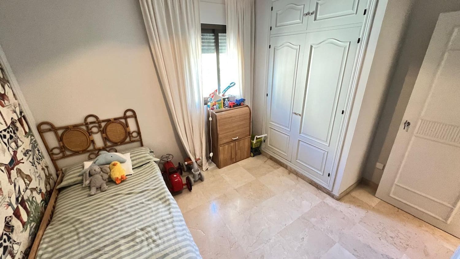 3 sypialnia Apartament do wynajęcia w Marbella z garażem - 2 600 € (Ref: 9503787)