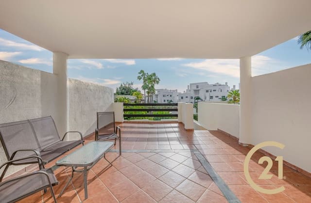 2 makuuhuone Huoneisto myytävänä paikassa El Paraiso, Estepona mukana uima-altaan 
autotalli - 325 000 € (Ref: 9551023)